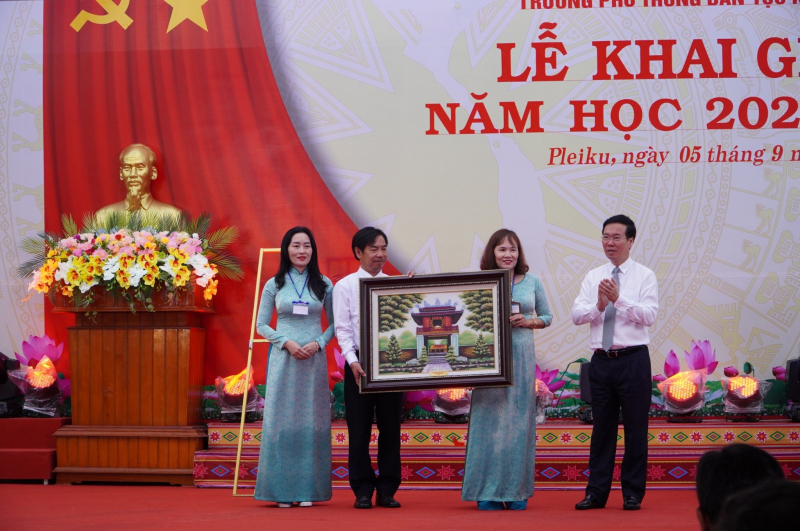 Chủ tịch nước dự lễ khai giảng năm học 2023-2024 tại Gia Lai -0