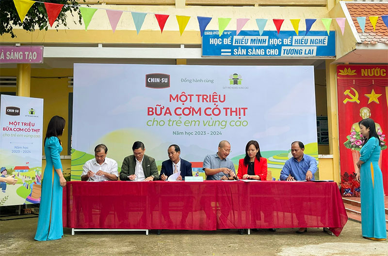 CHIN-SU tài trợ “Một triệu bữa cơm có thịt” cho trẻ vùng cao -0