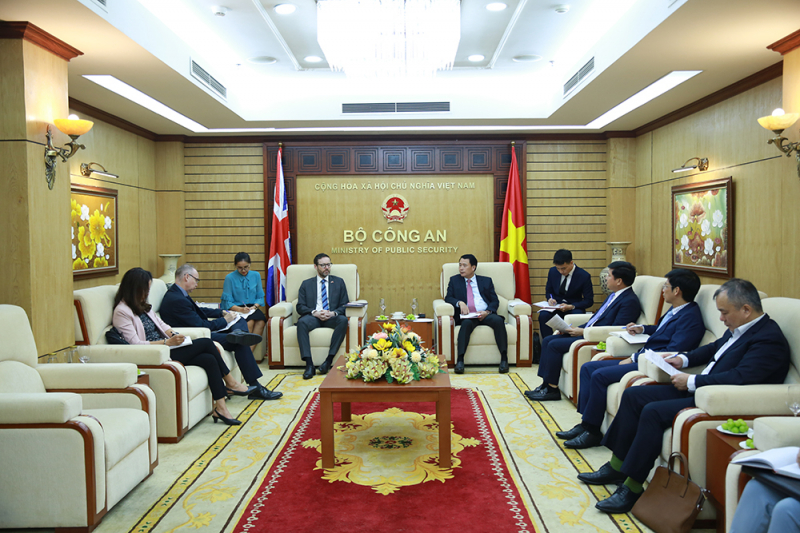 Bộ Công an thắt chặt hợp tác với các cơ quan thực thi pháp luật Vương quốc Anh -0