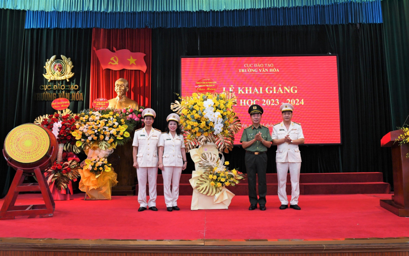 Chú trọng đổi mới phương pháp dạy học, tạo động lực để học sinh phấn đấu vươn lên -0