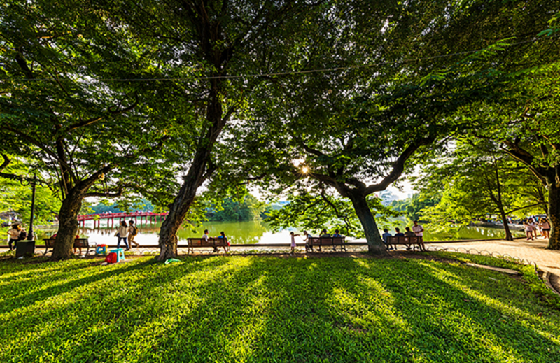 Nắng nóng phủ khắp miền Bắc, Nam Bộ mưa giông trời mát -0