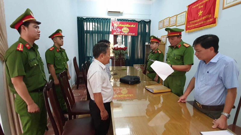 Khai khống hàng nghìn con bò chửa, hàng loạt cán bộ khuyến nông bị bắt -0