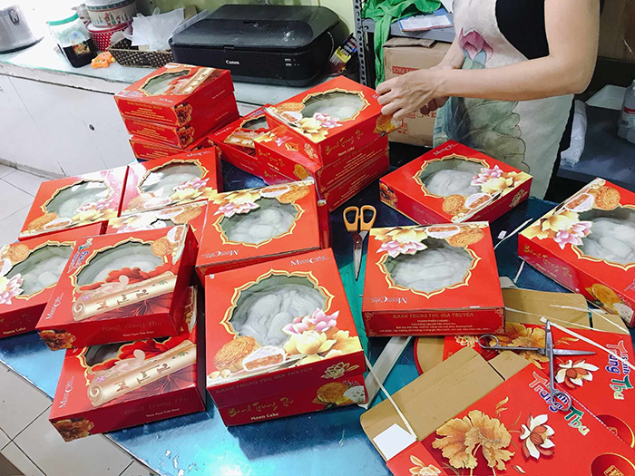 Người tiêu dùng cẩn trọng với bánh trung thu không rõ nguồn gốc -0