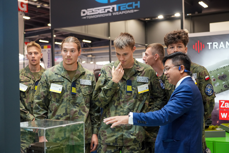 Viettel Group mở rộng quan hệ đối tác toàn cầu cùng WB Group (Ba Lan) -1