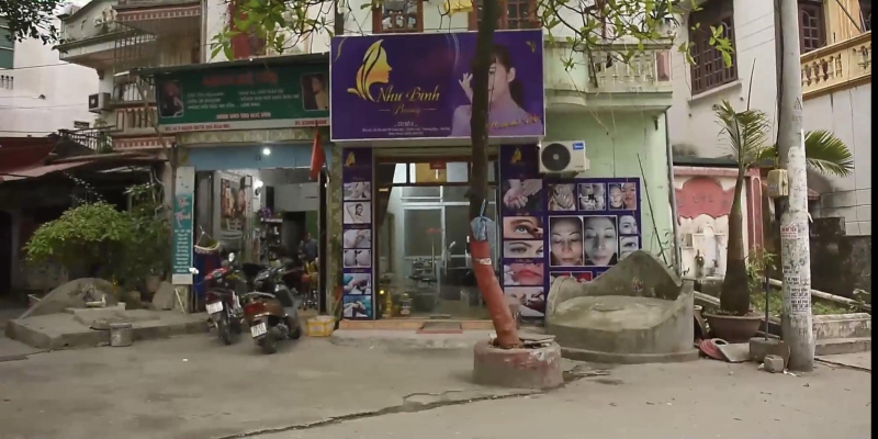 Sống cạnh “người chết” giữa Thủ đô -0