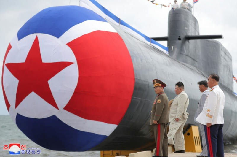 Triều Tiên lần đầu hạ thủy tàu ngầm tấn công hạt nhân chiến thuật -0