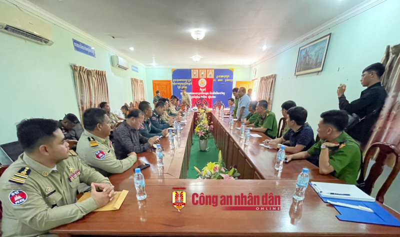 Khen thưởng các tập thể, cá nhân có thành tích xuất sắc trong điều tra, truy xét nhanh nhóm đối tượng phạm tội -0