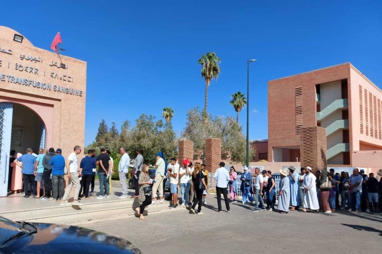 Động đất ở Maroc: Người dân xếp hàng  -0