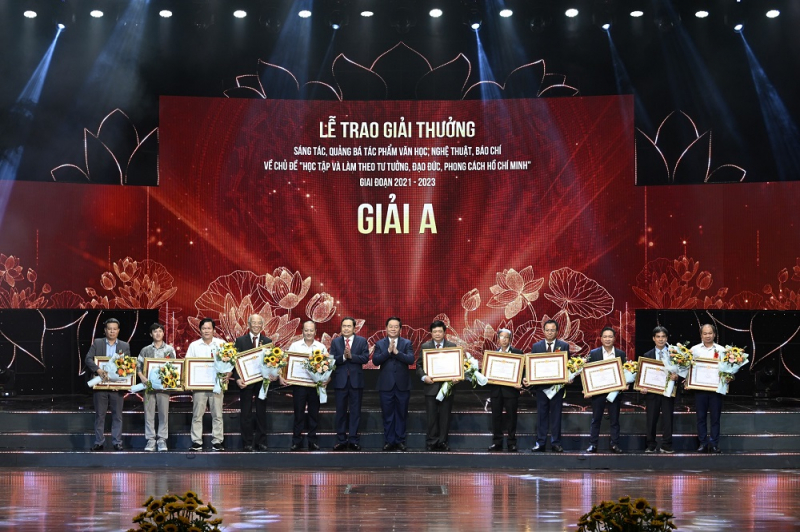 Trao giải thưởng sáng tác, quảng bá tác phẩm văn học, nghệ thuật, báo chí về chủ đề “Học tập và làm theo tư tưởng, đạo đức, phong cách Hồ Chí Minh” đợt 1 -0