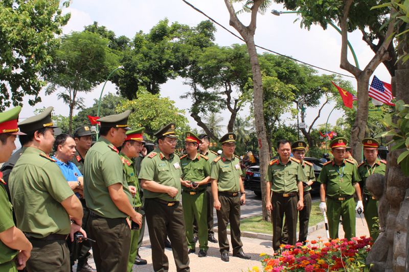 Không chủ quan, lơ là trong bất cứ tình huống bảo vệ nào -0