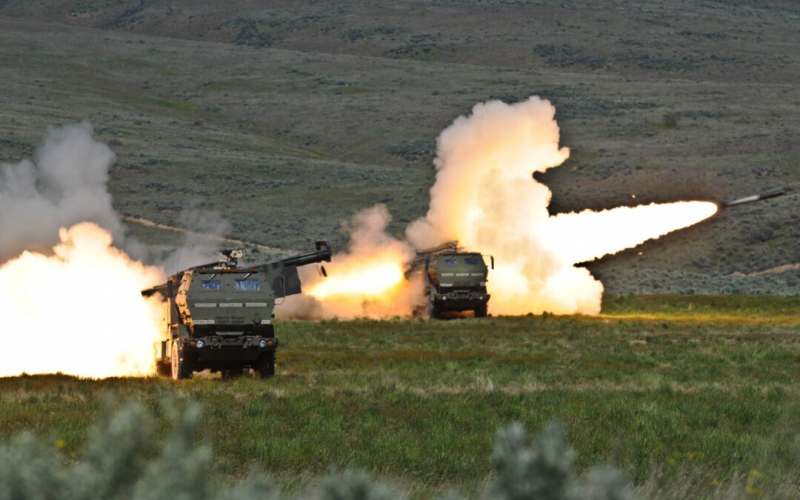 Ba Lan mua gần 500 xe phóng HIMARS của Mỹ -0