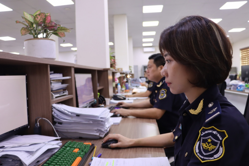 Thu ngân sách từ xuất nhập khẩu đạt 240.390 tỷ đồng -0