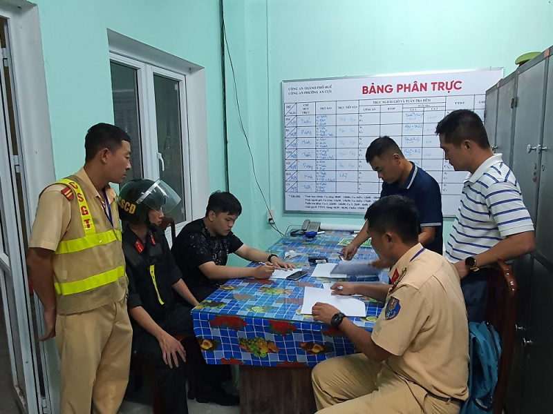 CSGT tuần tra “ra”… ma túy -0