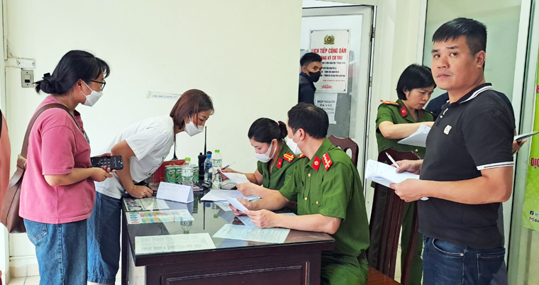 Xót xa lắng nghe tâm sự của người thân các nạn nhân vụ hỏa hoạn -0