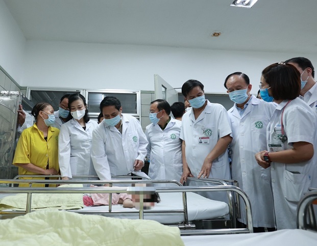Thủ tướng đề nghị Bệnh viện Bạch Mai tập trung mọi nguồn lực cứu chữa người bệnh -0