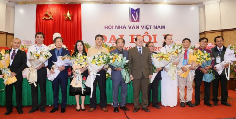 Lần đầu tiên tổ chức Hội nghị đại biểu nhà văn lão thành Việt Nam -0