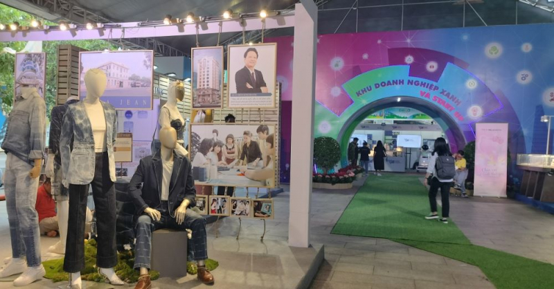Doanh nghiệp Việt Nam và quốc tế triển lãm sản phẩm, dịch vụ tăng trưởng xanh -0