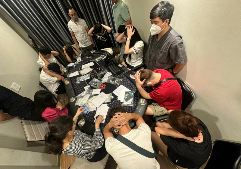 Thuê căn hộ chung cư cao cấp để tổ chức đánh bạc dưới hình thức đánh bài Poker -1