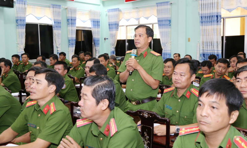 Lãnh đạo Công an tỉnh Sóc Trăng đối thoại với Công an xã, phường, thị trấn  -0