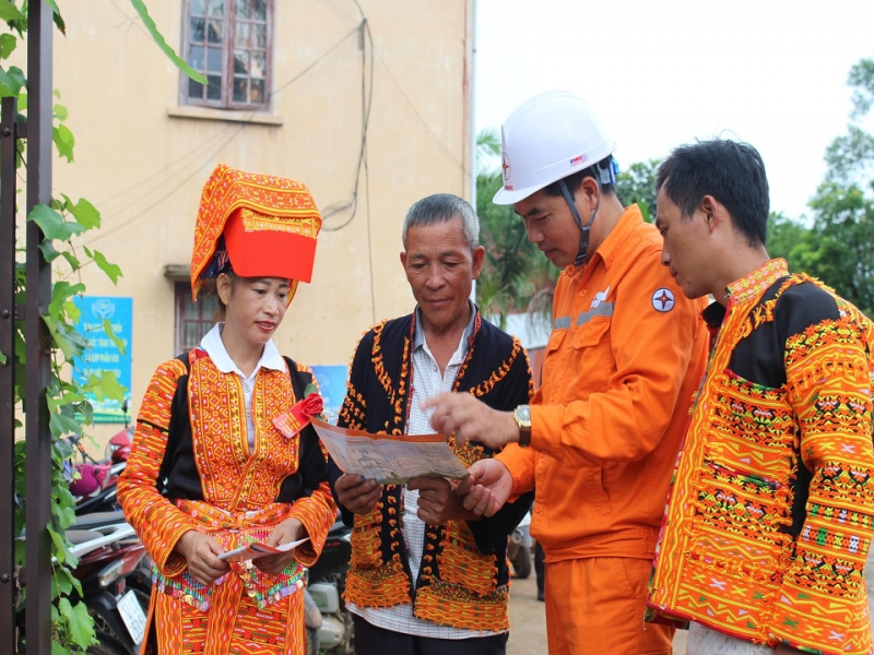Sản lượng điện thương phẩm trong 8 tháng của EVNNPC đạt 58,66 tỷ kWh -0