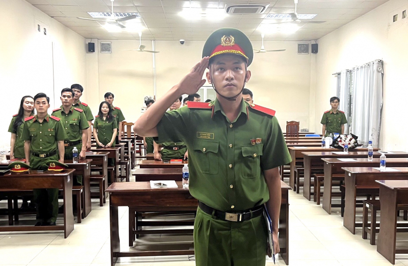 Bổ sung sinh lực cho Đảng với những lớp đảng viên Công an trẻ