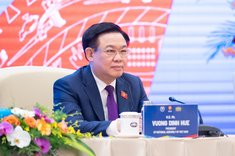 160920230339-z4698614575796_a3bcf4f7d0d1f21341f974a81d4ba5e2.jpg -0