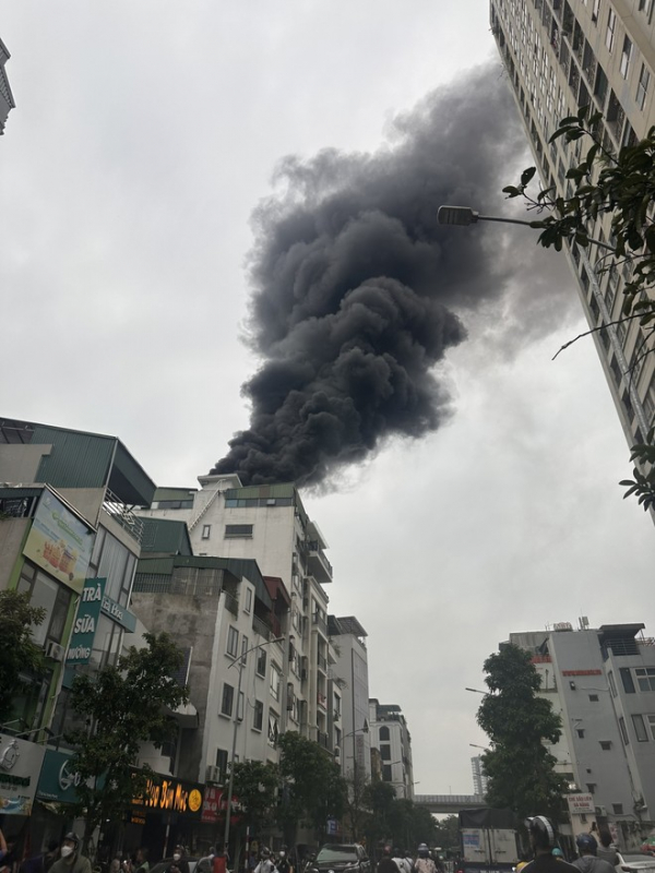 Xử phạt thợ hàn gây ra vụ cháy nhà cao tầng ở Hà Nội -0