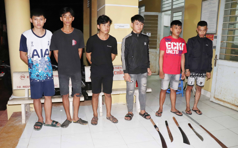 Ngăn chặn nhóm “trẻ trâu” mang hung khí chuẩn bị chém nhau -0