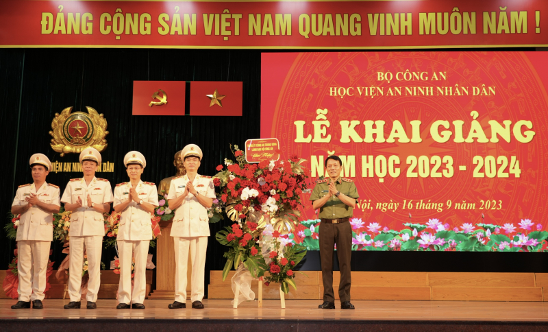 Hướng tới xây dựng Học viện ANND theo mô hình