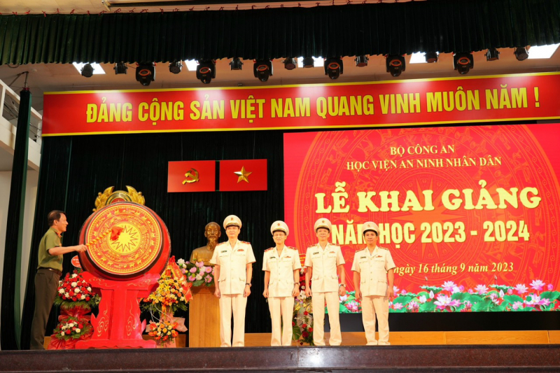 Hướng tới xây dựng Học viện ANND theo mô hình