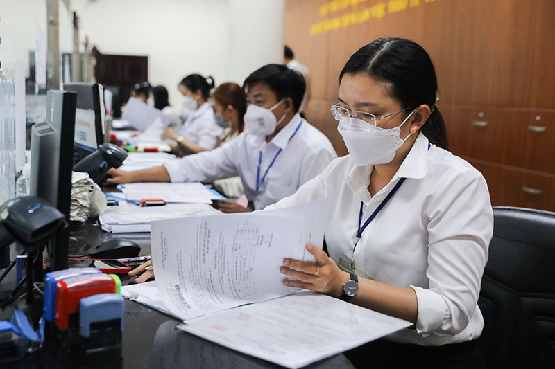 TP Hồ Chí Minh bố trí thêm cán bộ cho phường, xã đông dân -0