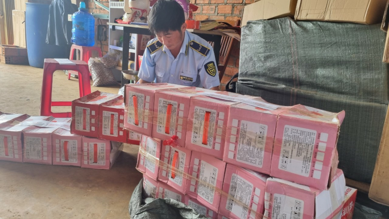 Phát hiện 3.200 bánh trung thu không rõ nguồn gốc, xuất xứ -0