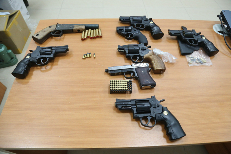 Chế tạo súng rồi rao bán trên mạng xã hội -0