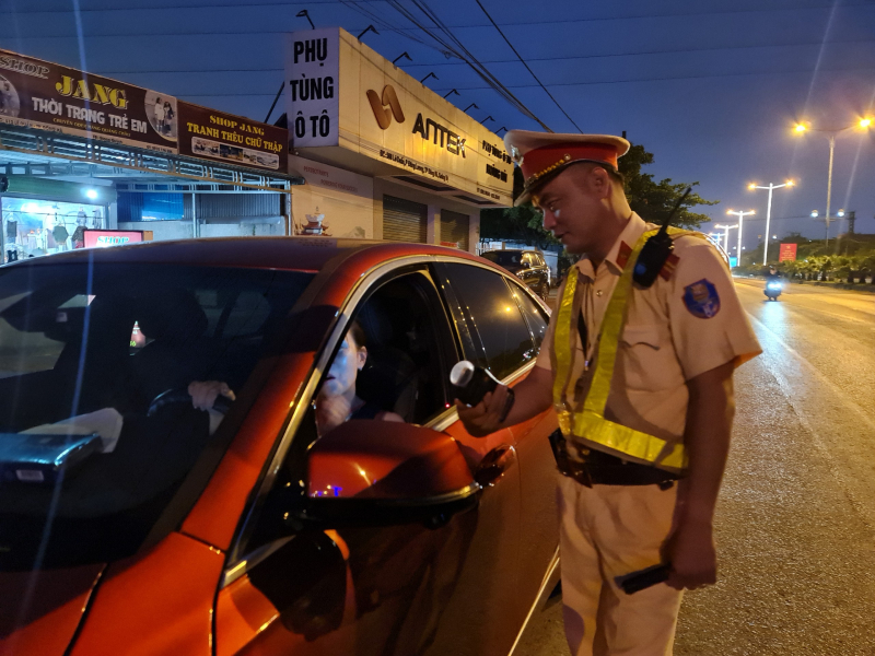 Công an Quảng Trị tăng cường xử phạt nồng độ cồn -0