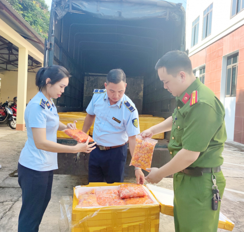 Ngăn chặn hơn nửa tấn trứng non không rõ nguồn gốc xuất xứ -0