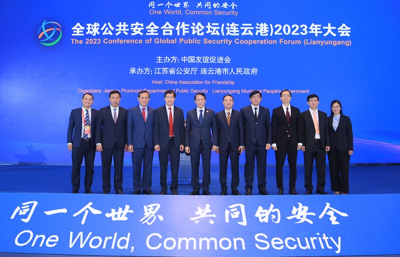 Deputy Minister Luong Tam Quang suggests promoting cooperation at Lianyungang Forum -0
