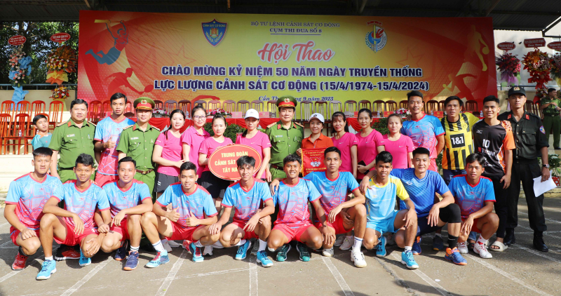 Khai mạc Hội thao chào mừng 50 năm Ngày truyền thống Cảnh sát cơ động -1