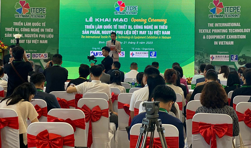 Triển lãm quốc tế về ngành in thêu, dệt may tại Bình Dương -0
