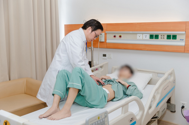 Cuộc giải cứu ngoạn mục chàng trai 19 tuổi khỏi khối u xương khổng lồ -0