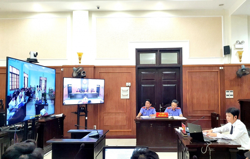 Xét xử vụ án 