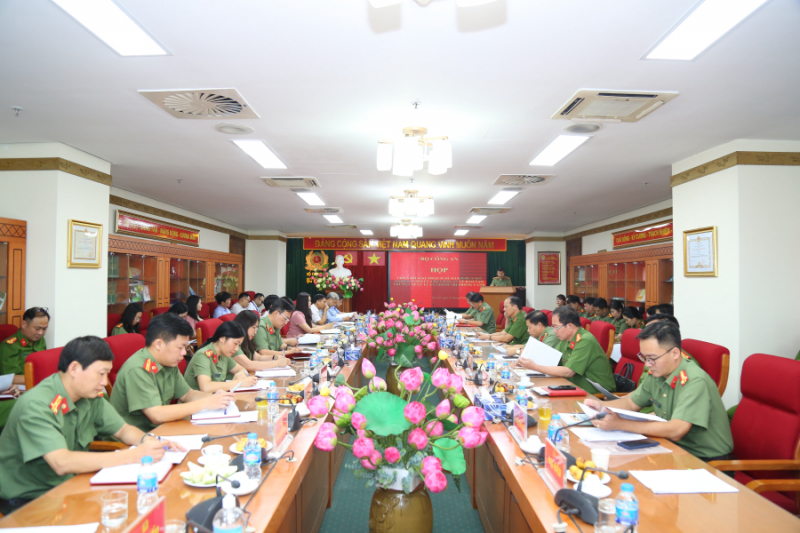 Hoàn thiện các điều kiện đảm bảo để triển khai việc đào tạo trung cấp lý luận chính trị trong CAND -0