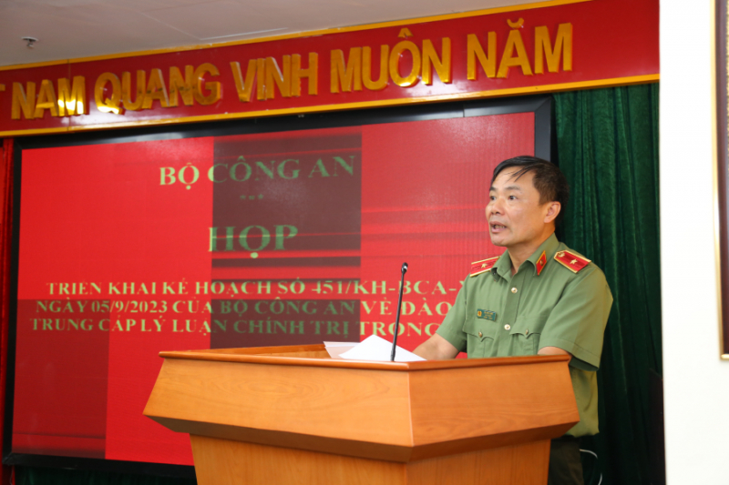 Hoàn thiện các điều kiện đảm bảo để triển khai việc đào tạo trung cấp lý luận chính trị trong CAND -0