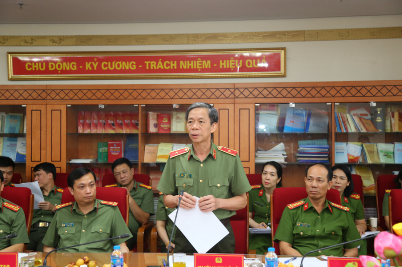 Hoàn thiện các điều kiện đảm bảo để triển khai việc đào tạo trung cấp lý luận chính trị trong CAND -0