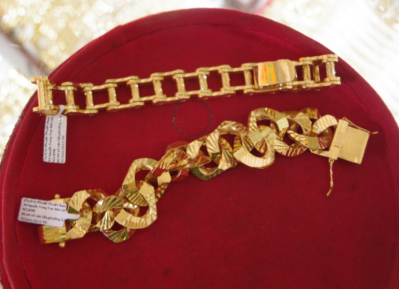 Bắt nhanh đối tượng vào tiệm vàng giả bộ mua lắc rồi cầm vàng bỏ chạy -0