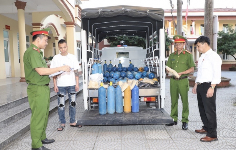 Chủ cửa hàng quần áo 