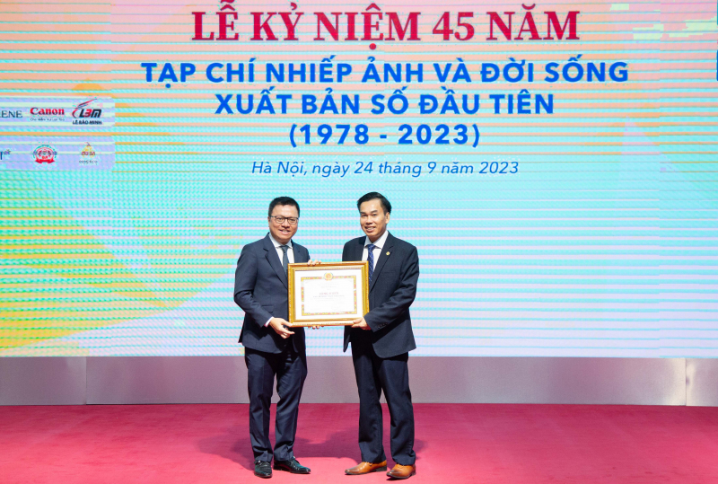 Tạp chí Nhiếp ảnh và Đời sống kỷ niệm 45 năm xuất bản số đầu tiên -0