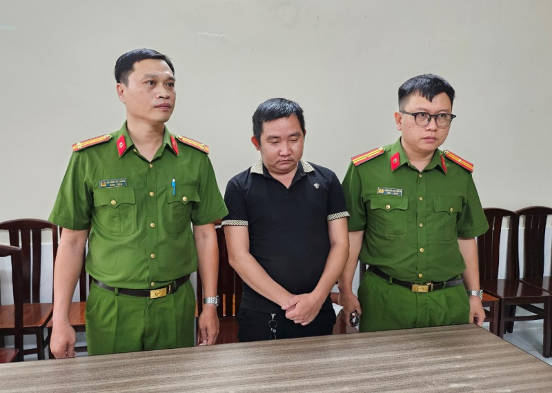 Hai nhân viên công ty giao hàng tham ô 2,3 tỷ đồng bằng cách nào? -0