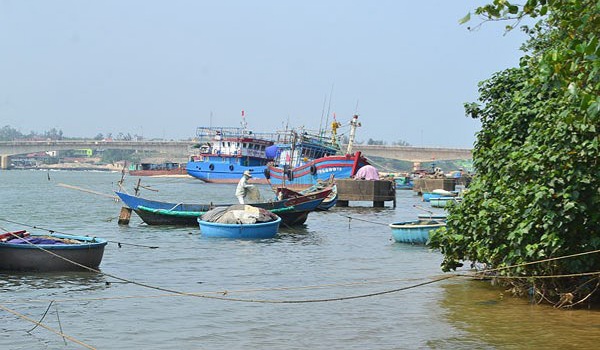 Công an Quảng Trị sẵn sàng giúp dân ứng phó với mưa lũ -0