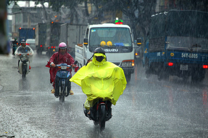 Hà Nội bớt oi nóng, Trung và Nam Bộ mưa tầm tã -0