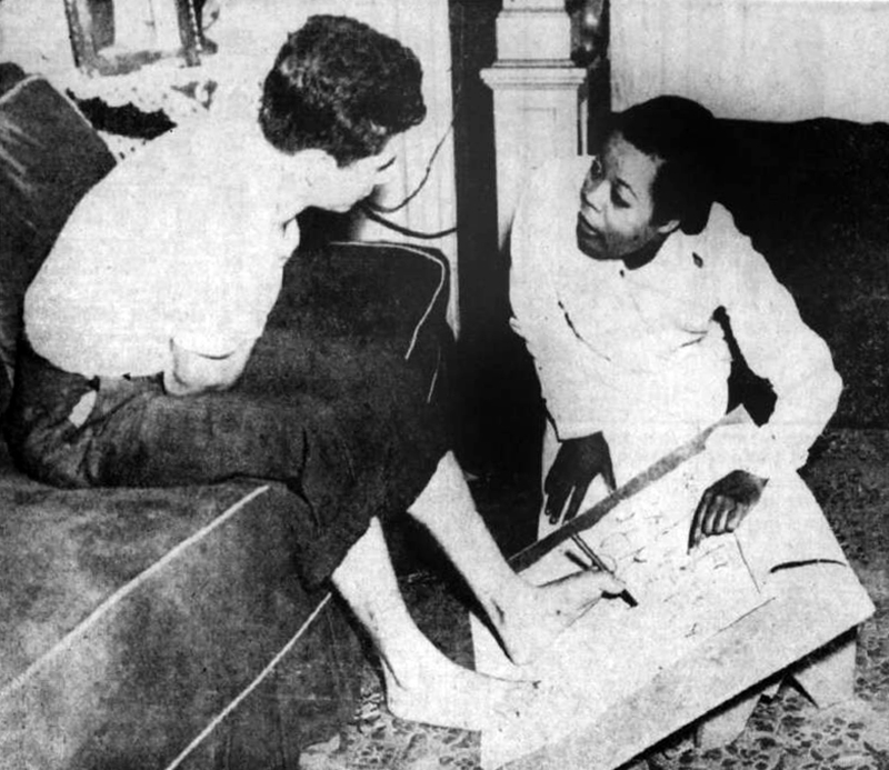 bessie dạy quân nhân mỹ cách viết bằng chân.jpg -0